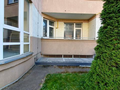 комерційна за адресою В'ячеслава Чорновола просп. (), 67в