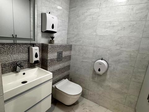 комерційна за адресою Богдана Хмельницького вул., 1-Б