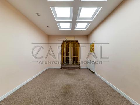 комерційна за адресою Київ, Володимира Івасюка просп. (Героїв Сталінграду), 8