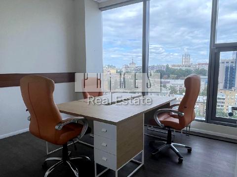 комерційна за адресою Спортивна пл., 1