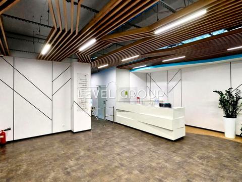 комерційна за адресою Жилянська вул., 60