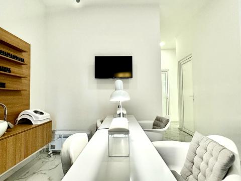 коммерческая по адресу Днепровская набережная ул., 14-А