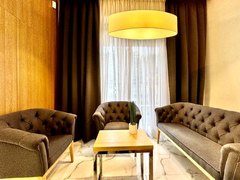 коммерческая по адресу Днепровская набережная ул., 14-А