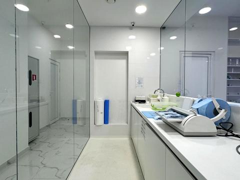 коммерческая по адресу Днепровская набережная ул., 14-А