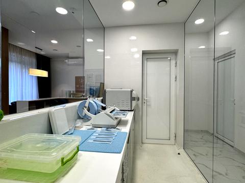 коммерческая по адресу Днепровская набережная ул., 14-А