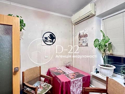 квартира за адресою Ревуцького вул., 44