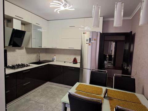 квартира за адресою Володимира Івасюка вул., (Будинок)