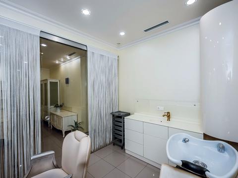 комерційна за адресою Володимира Івасюка просп. (Героїв Сталінграду), 4