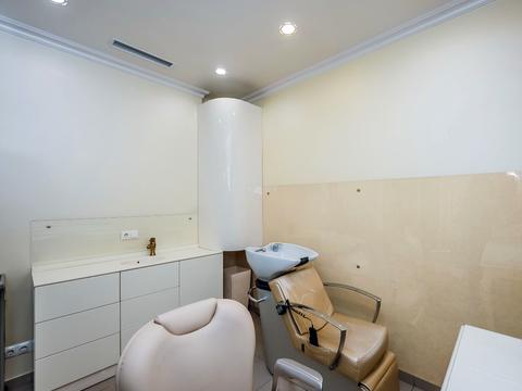 комерційна за адресою Володимира Івасюка просп. (Героїв Сталінграду), 4