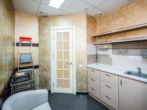 комерційна за адресою Володимира Івасюка просп. (Героїв Сталінграду), 4