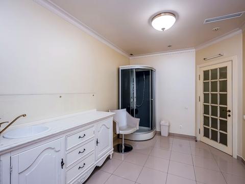 комерційна за адресою Володимира Івасюка просп. (Героїв Сталінграду), 4