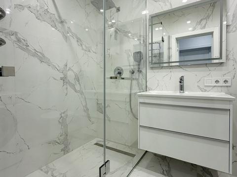 квартира за адресою Дніпровська набережна вул., 20-Б