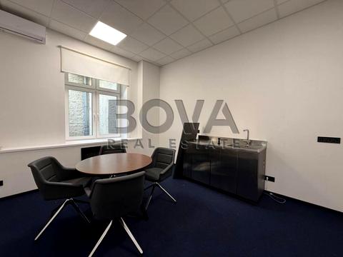 комерційна за адресою Євгена Чикаленка вул. (Пушкінська), 32