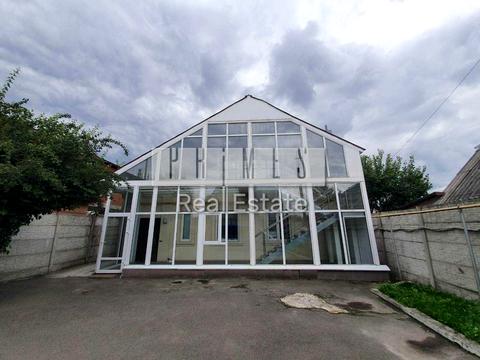 коммерческая по адресу Академика Ефремова ул. (Командарма Уборевича), 3