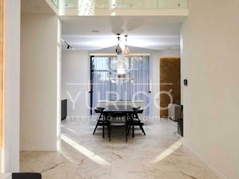 будинок за адресою Центральна вул.