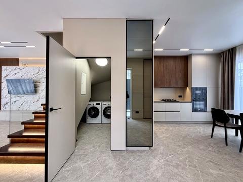 будинок за адресою с. Петропавлівська Борщагівка, Центральна вул.