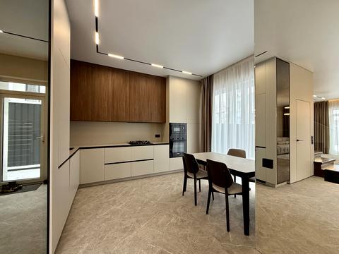 будинок за адресою с. Петропавлівська Борщагівка, Центральна вул.