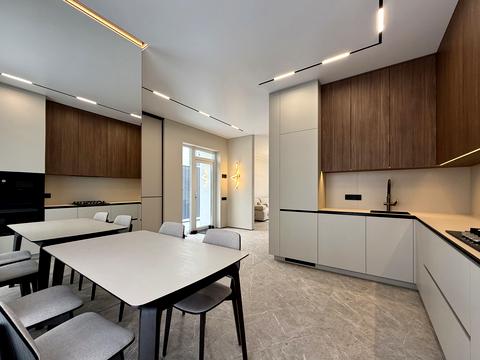 будинок за адресою с. Петропавлівська Борщагівка, Центральна вул.