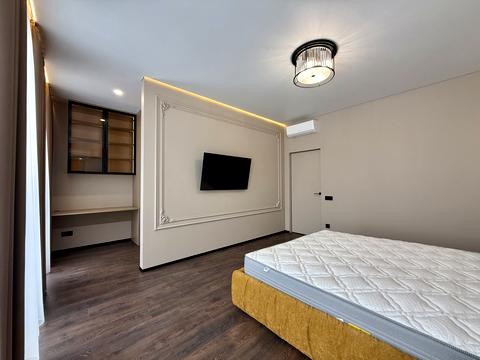 будинок за адресою с. Петропавлівська Борщагівка, Центральна вул.