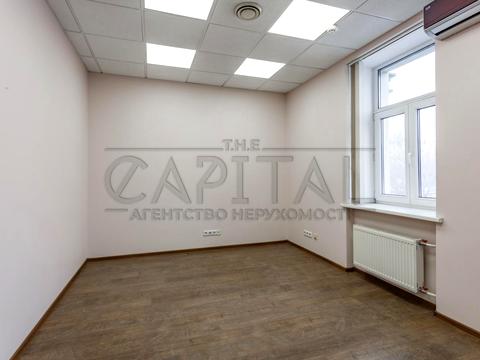 комерційна за адресою Київ, Музейний пров., 7