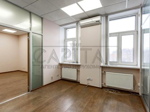 комерційна за адресою Київ, Музейний пров., 7