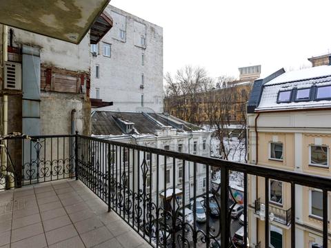 комерційна за адресою Київ, Музейний пров., 7