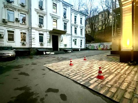 комерційна за адресою Київ, Музейний пров., 7