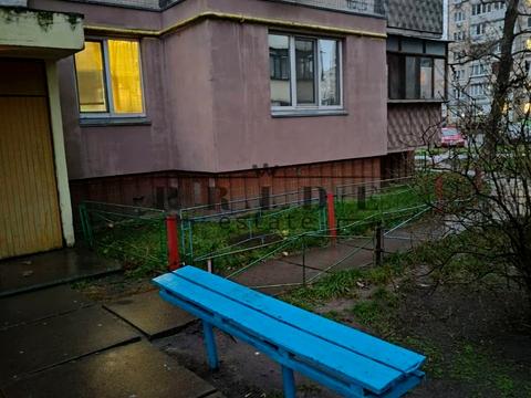 комерційна за адресою Київ, Володимира Івасюка просп. (Героїв Сталінграду), 59