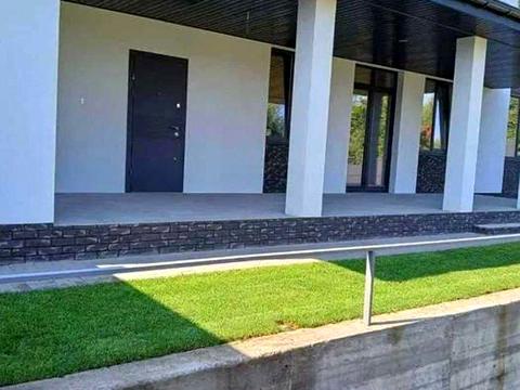 будинок за адресою центральна