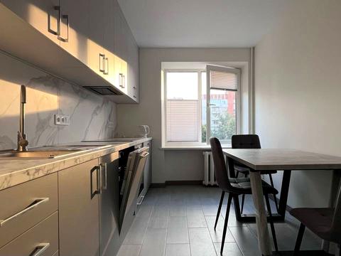 квартира за адресою В'ячеслава Чорновола просп. (), 93