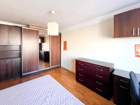 квартира по адресу Строителей ул., 11