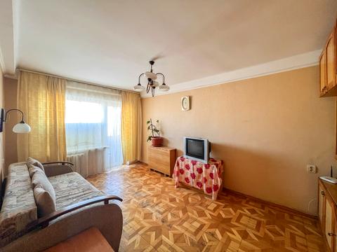 квартира по адресу Строителей ул., 11