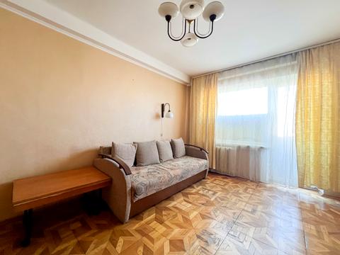 квартира по адресу Строителей ул., 11