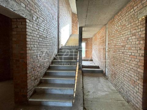 комерційна за адресою Кругликова вул., 15