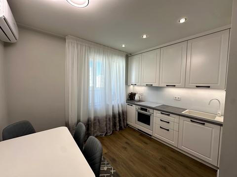 квартира за адресою Софії Русової вул., 7-А