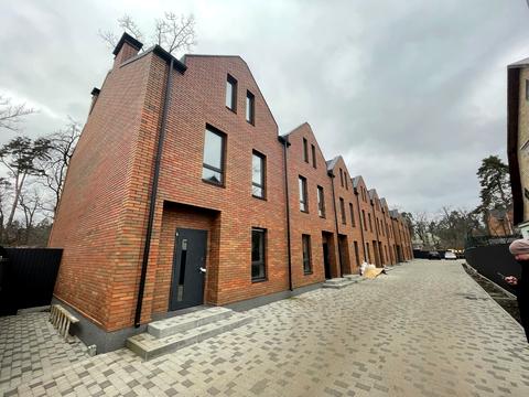 будинок за адресою Яснополянська вул., 35