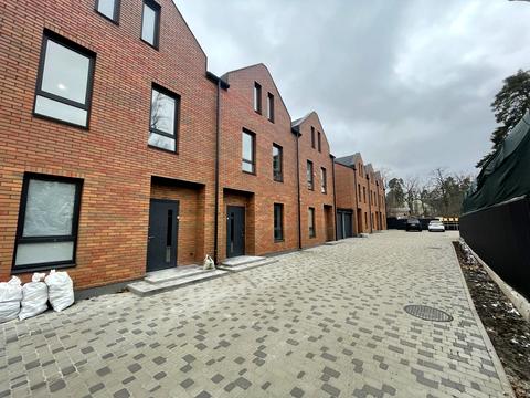 будинок за адресою Яснополянська вул., 35