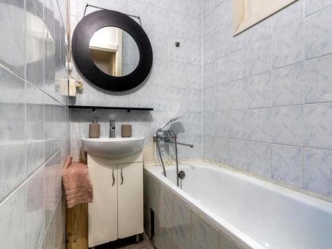 квартира за адресою Тролейбусна вул., 15