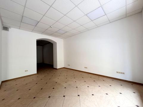 комерційна за адресою Героїв УПА вул., 3