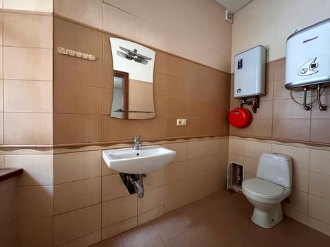 комерційна за адресою Героїв УПА вул., 3