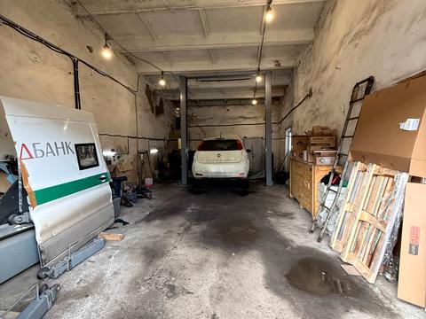 комерційна за адресою Польова вул., 10В