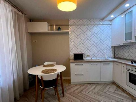 квартира за адресою Івана Франка вул., 10