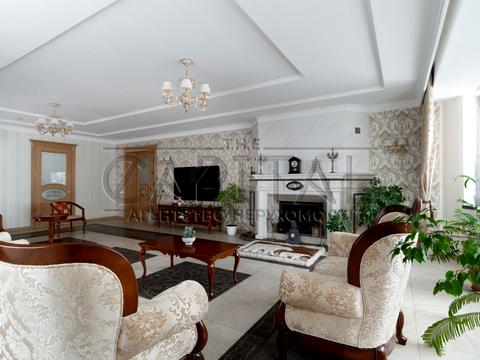 будинок за адресою смт. Козин, Шервудська вул.