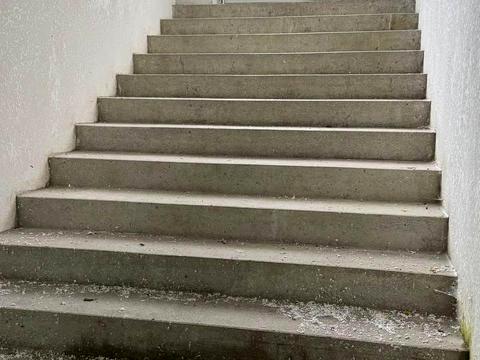 комерційна за адресою Лемківська вул., (Будинок)