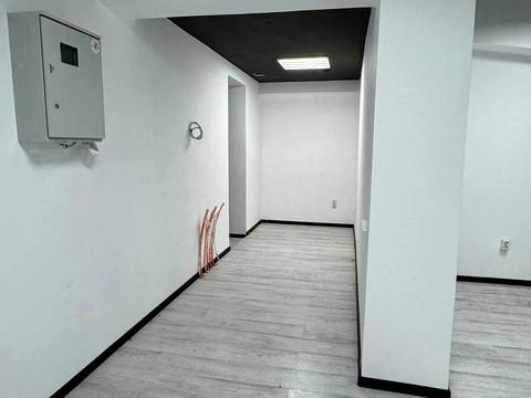 комерційна за адресою Лемківська вул., (Будинок)