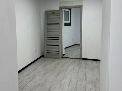 комерційна за адресою Лемківська вул., (Будинок)