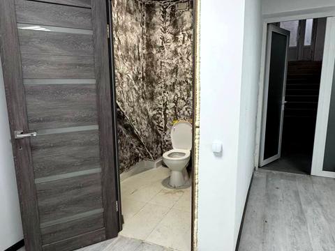 комерційна за адресою Лемківська вул., (Будинок)
