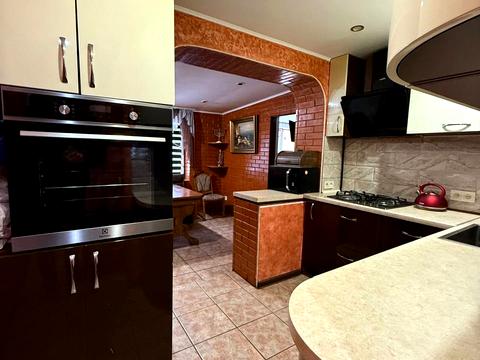 квартира за адресою Космічна вул., 5