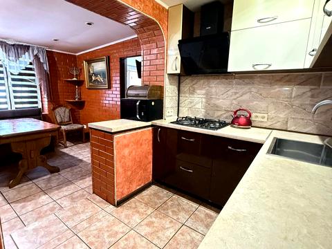 квартира за адресою Космічна вул., 5