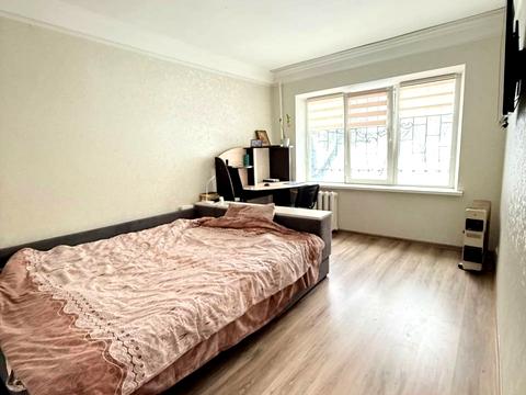 квартира за адресою Космічна вул., 5